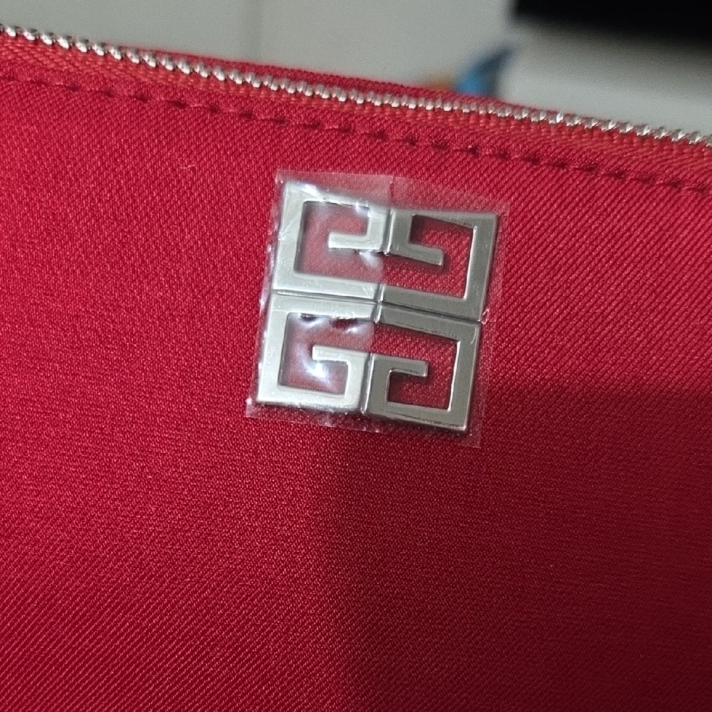 Givenchy Parfums Designer Makeup Bag - Picture 2 of 6
